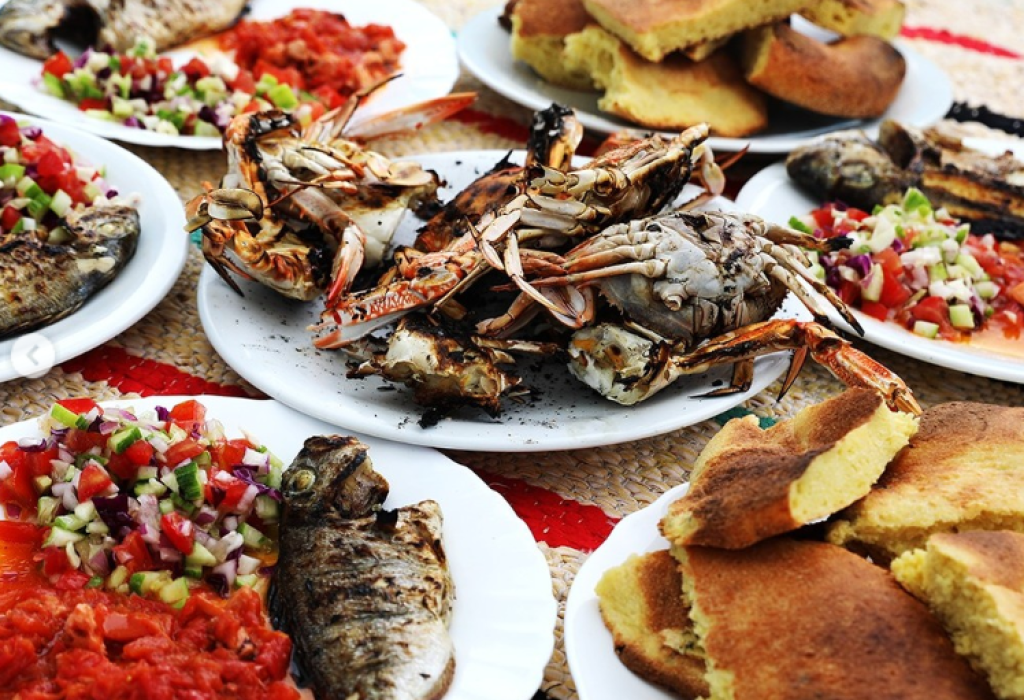 Charfia ( balade en mer, visite de Charfia , déjeuner )